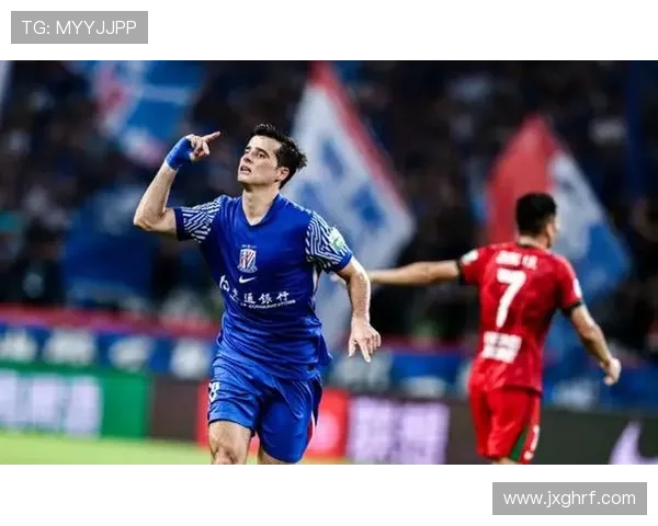 阿苏埃单刀突入禁区遭侵犯裁判未判点球引发强烈不满